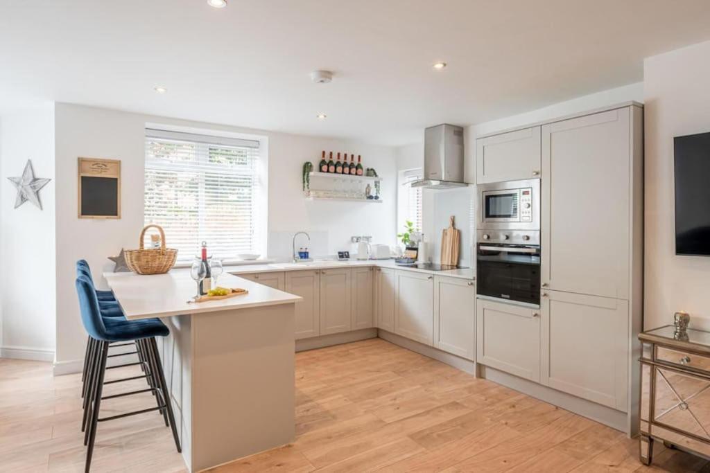The Hideaway Luxury 5* 2 Bed Garden Apartment Scarborough Exterior photo