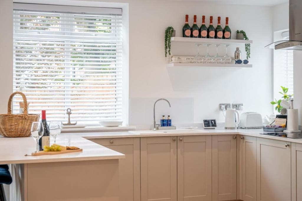 The Hideaway Luxury 5* 2 Bed Garden Apartment Scarborough Exterior photo